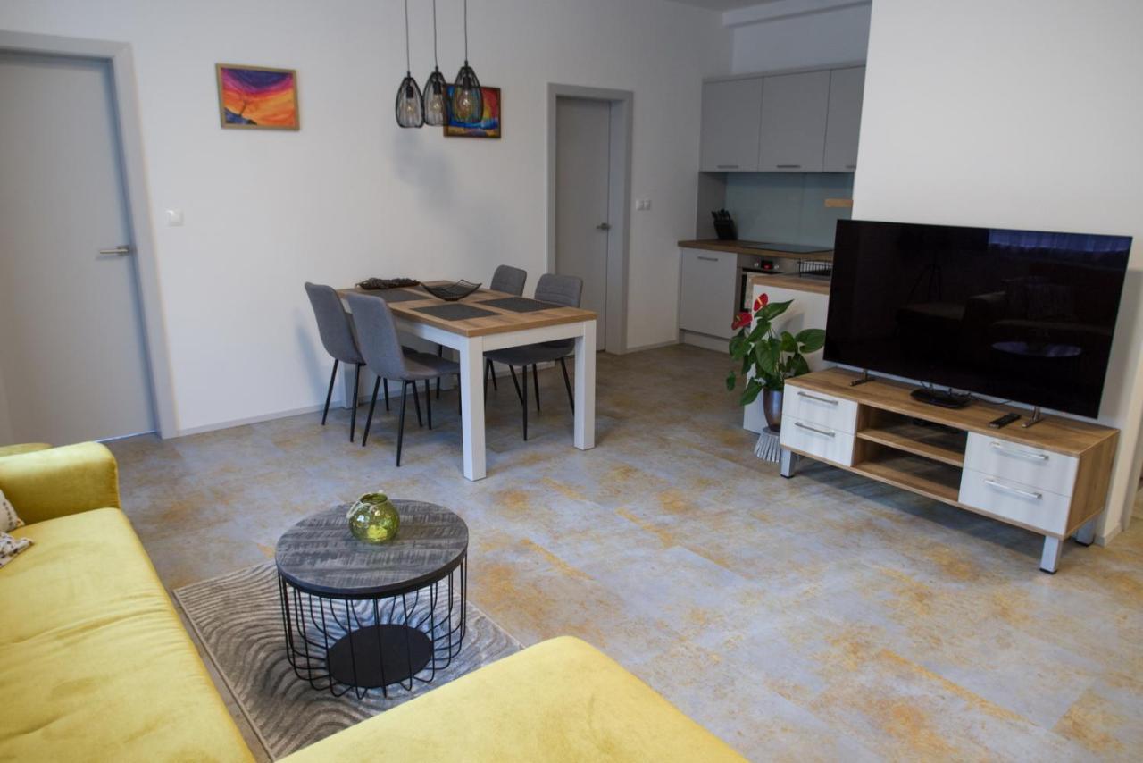 Apartmany Kammergraf บันสกา ชีอาว์นีซา ภายนอก รูปภาพ